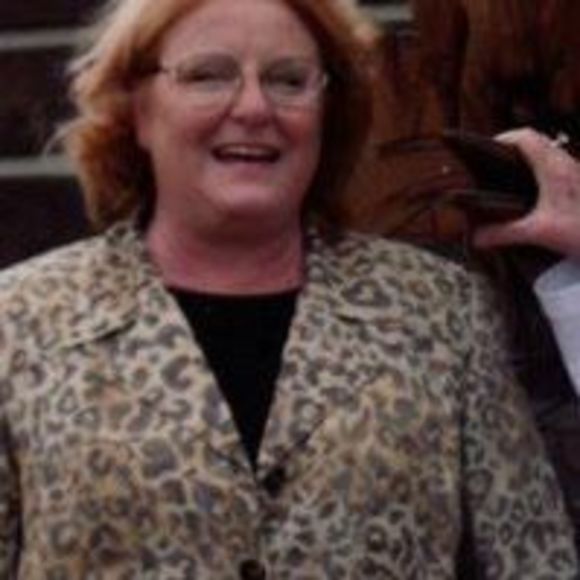 Meet your Posher, Cathy - Picture 1 of 2